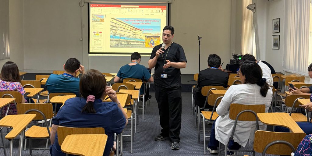 Funcionarios se capacitan en torno al derrame y drenaje pleural en nueva reunión clínica